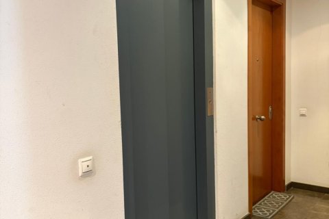 Duplex zum Verkauf in Terrassa, Barcelona, Spanien 2 Schlafzimmer, 95 m2 Nr. 196542 - Foto 3