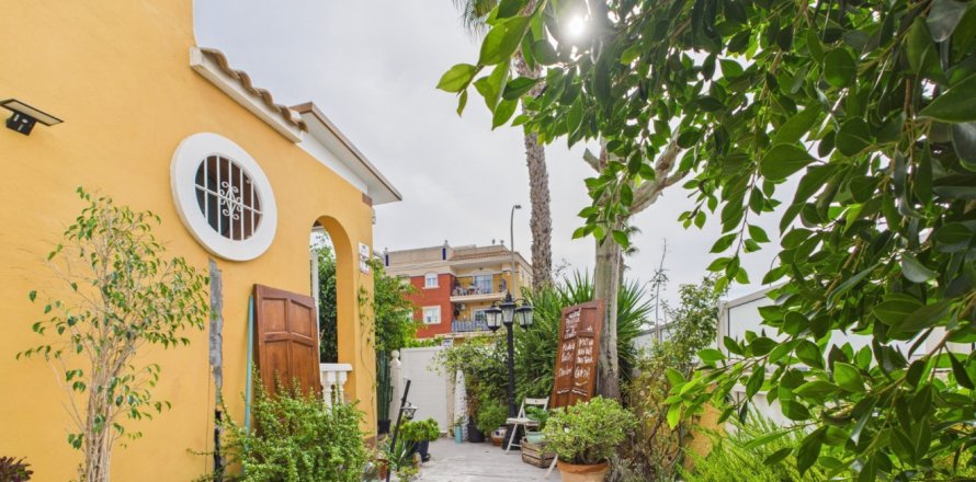 Townhouse in Los Alcazares, Murcia, Spain 2 bedrooms, No. 186890