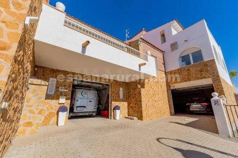 Villa for sale in Palomares, Almeria, Spain 4 bedrooms, 420 sq.m. No. 167699 - photo 2