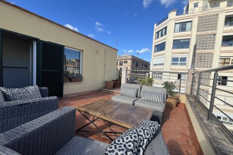 Penthouse for rent in Palma de Majorca, Mallorca, Spain 2 bedrooms, 60 sq.m. No. 139889 - photo 13