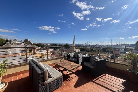 Penthouse for rent in Palma de Majorca, Mallorca, Spain 2 bedrooms, 60 sq.m. No. 139889 - photo 1