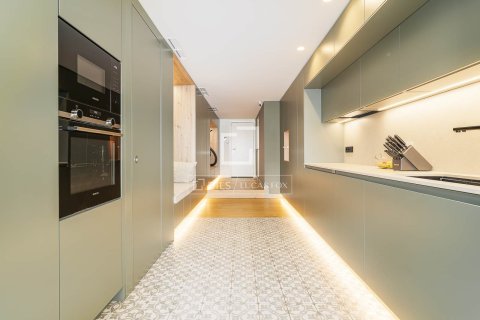 Dzīvoklis pārdošanā Barcelona, Spānijā 3 istabas, 129 m2 Nr. 196225 - attēls 11