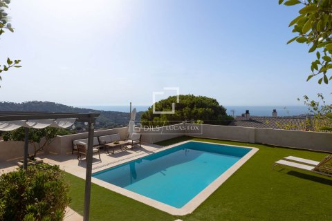 Villa for sale in Alella, Barcelona, Spain 3 bedrooms, 262 sq.m. No. 196223 - photo 3