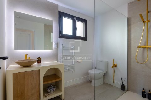 Villa for sale in Alella, Barcelona, Spain 3 bedrooms, 262 sq.m. No. 196223 - photo 19