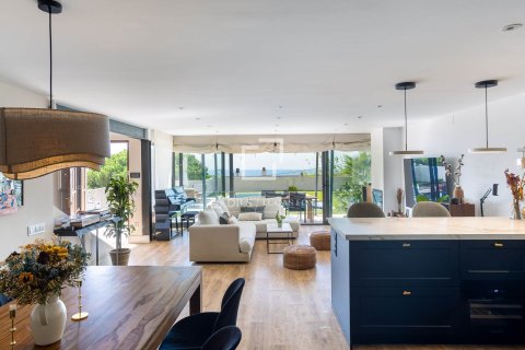 Villa for sale in Alella, Barcelona, Spain 3 bedrooms, 262 sq.m. No. 196223 - photo 8