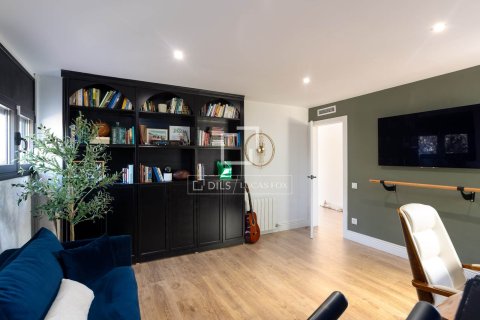 Villa for sale in Alella, Barcelona, Spain 3 bedrooms, 262 sq.m. No. 196223 - photo 18
