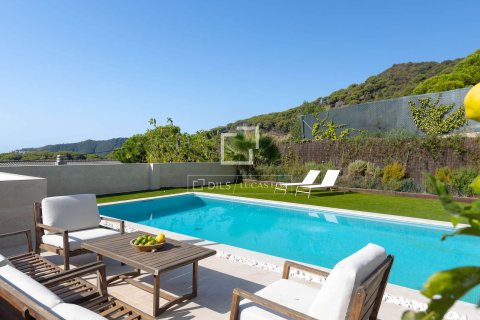 Villa in Alella, Barcelona, Spain 3 bedrooms, 262 sq.m. No. 196223