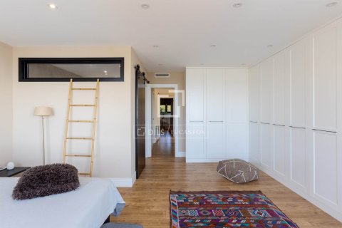 Villa for sale in Alella, Barcelona, Spain 3 bedrooms, 262 sq.m. No. 196223 - photo 16