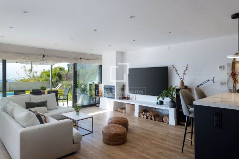 Villa for sale in Alella, Barcelona, Spain 3 bedrooms, 262 sq.m. No. 196223 - photo 6