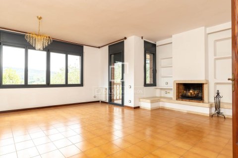Villa for sale in Sant Cugat Del Valles, Barcelona, Spain 6 bedrooms, 321 sq.m. No. 196226 - photo 6