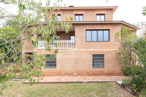 Villa for sale in Sant Cugat Del Valles, Barcelona, Spain 6 bedrooms, 321 sq.m. No. 196226 - photo 3