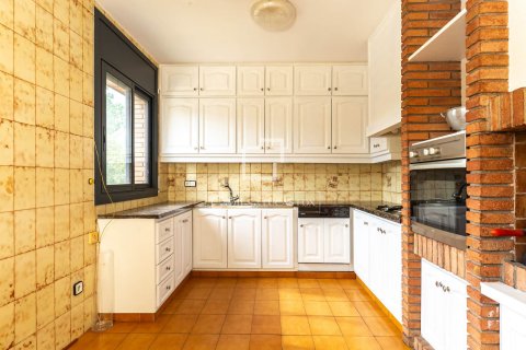 Villa for sale in Sant Cugat Del Valles, Barcelona, Spain 6 bedrooms, 321 sq.m. No. 196226 - photo 8