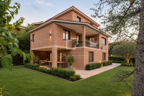 Villa for sale in Sant Cugat Del Valles, Barcelona, Spain 6 bedrooms, 321 sq.m. No. 196226 - photo 2