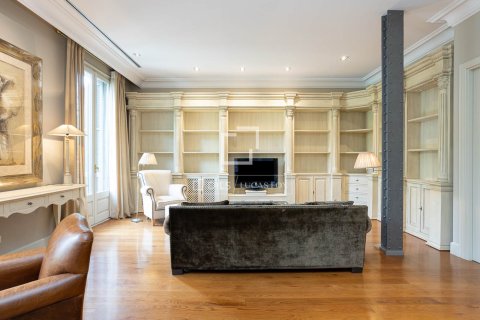 Lägenhet till salu i Barcelona, Spanien 4 sovrum, 215 kvm. Nr. 150418 - foto 8