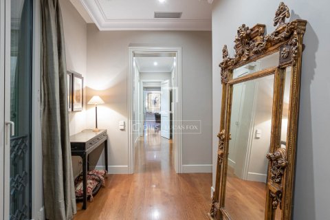 Lägenhet till salu i Barcelona, Spanien 4 sovrum, 215 kvm. Nr. 150418 - foto 19