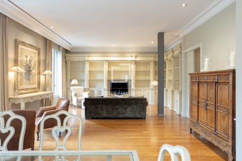 Lägenhet till salu i Barcelona, Spanien 4 sovrum, 215 kvm. Nr. 150418 - foto 7