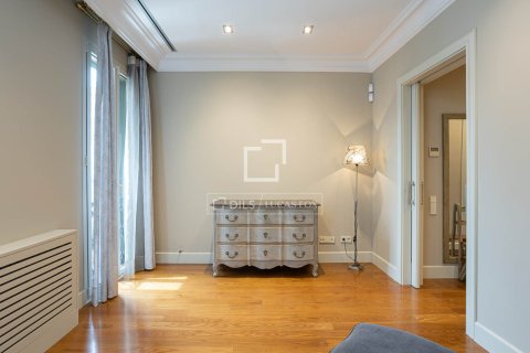 Lägenhet till salu i Barcelona, Spanien 4 sovrum, 215 kvm. Nr. 150418 - foto 30