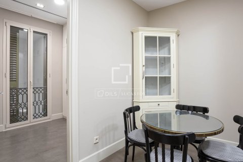 Lägenhet till salu i Barcelona, Spanien 4 sovrum, 215 kvm. Nr. 150418 - foto 13