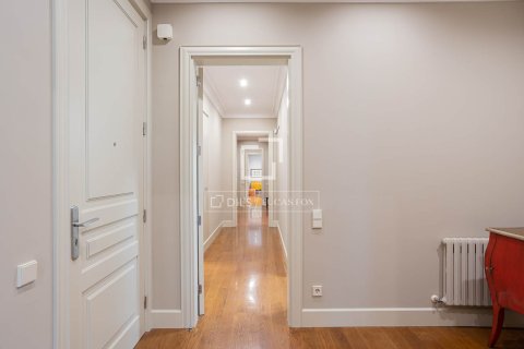 Lägenhet till salu i Barcelona, Spanien 4 sovrum, 215 kvm. Nr. 150418 - foto 27