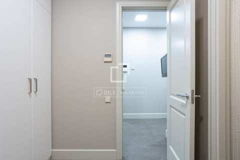 Lägenhet till salu i Barcelona, Spanien 4 sovrum, 215 kvm. Nr. 150418 - foto 15