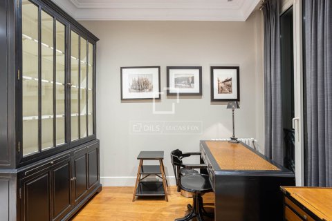 Lägenhet till salu i Barcelona, Spanien 4 sovrum, 215 kvm. Nr. 150418 - foto 20