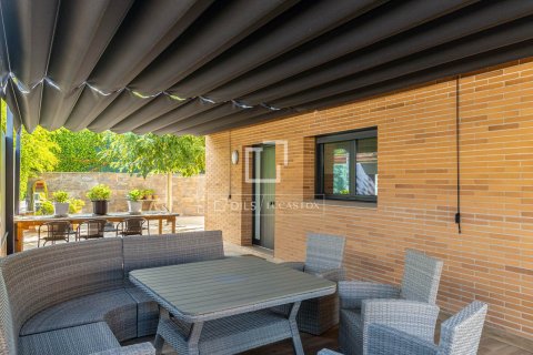 Villa for sale in Vilassar de Mar, Barcelona, Spain 4 bedrooms, 357 sq.m. No. 150413 - photo 7