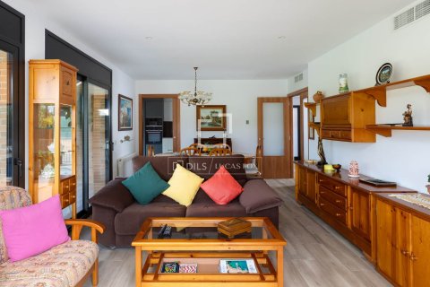 Villa for sale in Vilassar de Mar, Barcelona, Spain 4 bedrooms, 357 sq.m. No. 150413 - photo 10