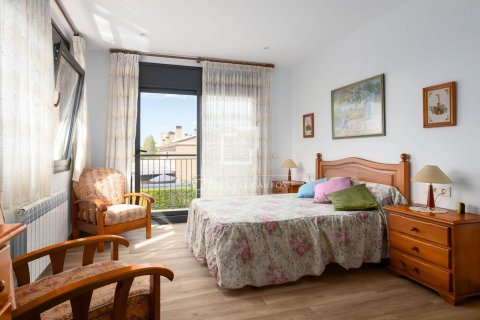 Villa for sale in Vilassar de Mar, Barcelona, Spain 4 bedrooms, 357 sq.m. No. 150413 - photo 18