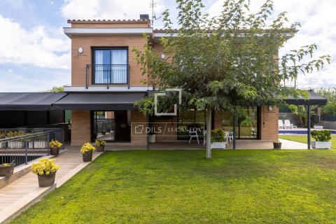Villa in Vilassar de Mar, Barcelona, Spain 4 bedrooms, 357 sq.m. No. 150413