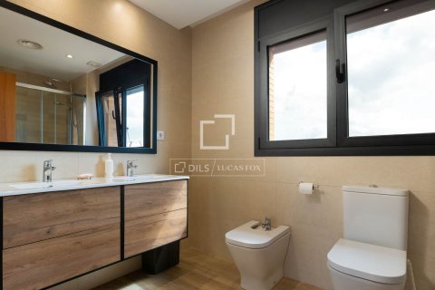 Villa for sale in Vilassar de Mar, Barcelona, Spain 4 bedrooms, 357 sq.m. No. 150413 - photo 8