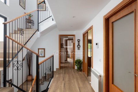 Villa for sale in Vilassar de Mar, Barcelona, Spain 4 bedrooms, 357 sq.m. No. 150413 - photo 9