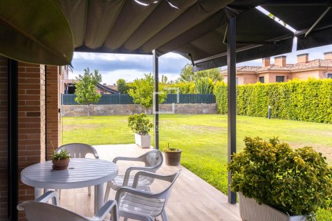 Villa for sale in Vilassar de Mar, Barcelona, Spain 4 bedrooms, 357 sq.m. No. 150413 - photo 15