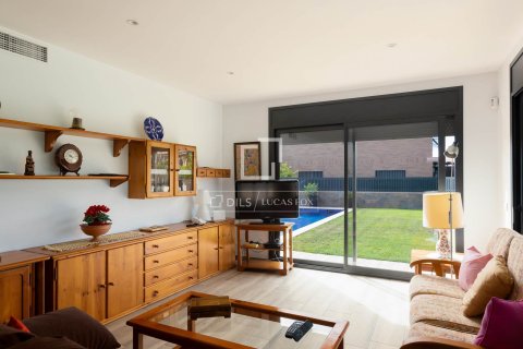 Villa for sale in Vilassar de Mar, Barcelona, Spain 4 bedrooms, 357 sq.m. No. 150413 - photo 11