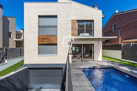 Villa for sale in Vilassar de Dalt, Barcelona, Spain 5 bedrooms, 386 sq.m. No. 150416 - photo 29