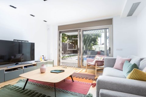 Villa for sale in Vilassar de Dalt, Barcelona, Spain 5 bedrooms, 386 sq.m. No. 150416 - photo 9