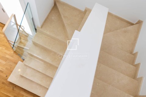 Villa for sale in Vilassar de Dalt, Barcelona, Spain 5 bedrooms, 386 sq.m. No. 150416 - photo 15