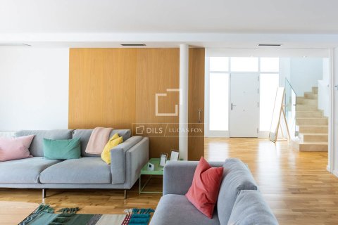 Villa for sale in Vilassar de Dalt, Barcelona, Spain 5 bedrooms, 386 sq.m. No. 150416 - photo 12