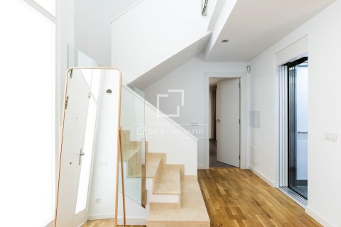 Villa for sale in Vilassar de Dalt, Barcelona, Spain 5 bedrooms, 386 sq.m. No. 150416 - photo 8