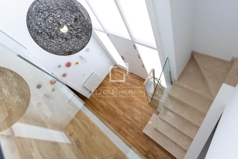 Villa for sale in Vilassar de Dalt, Barcelona, Spain 5 bedrooms, 386 sq.m. No. 150416 - photo 17