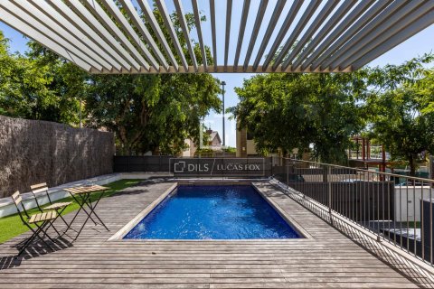 Villa for sale in Vilassar de Dalt, Barcelona, Spain 5 bedrooms, 386 sq.m. No. 150416 - photo 2