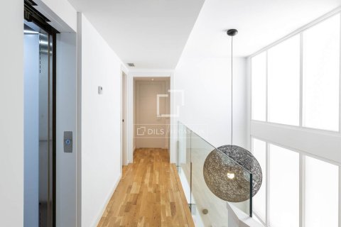 Villa for sale in Vilassar de Dalt, Barcelona, Spain 5 bedrooms, 386 sq.m. No. 150416 - photo 18