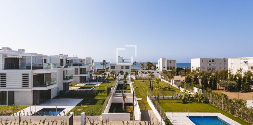 Villa in Gava, Barcelona, Spain 5 bedrooms, 346 sq.m. No. 150414