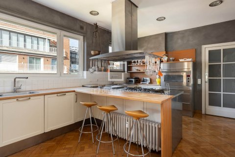 Apartament w Barcelona, Hiszpania 6 sypialni, 581 mkw. nr 150941 – zdjęcie 15