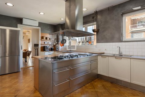 Apartament w Barcelona, Hiszpania 6 sypialni, 581 mkw. nr 150941 – zdjęcie 13