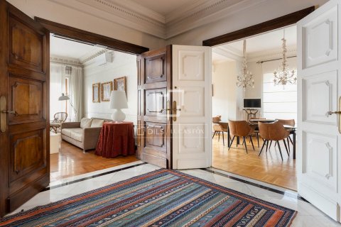 Apartament w Barcelona, Hiszpania 6 sypialni, 581 mkw. nr 150941 – zdjęcie 6