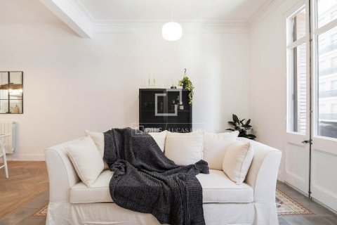 Apartament w Barcelona, Hiszpania 2 sypialnie, 86 mkw. nr 150938 – zdjęcie 11