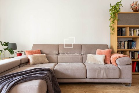 Huoneisto myytävänä Barcelona, Espanja, 3 makuuhuonetta, 83 m2 No. 150939 - kuva 5