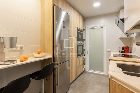 Huoneisto myytävänä Barcelona, Espanja, 3 makuuhuonetta, 83 m2 No. 150939 - kuva 18