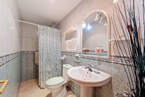 Willa w Vilanova i la Geltru, Barcelona, Hiszpania 5 sypialni, 147 mkw. nr 150940 – zdjęcie 10