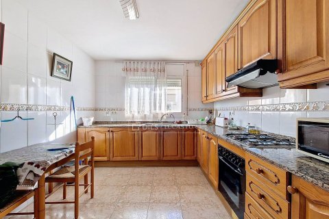 Willa w Vilanova i la Geltru, Barcelona, Hiszpania 5 sypialni, 147 mkw. nr 150940 – zdjęcie 18